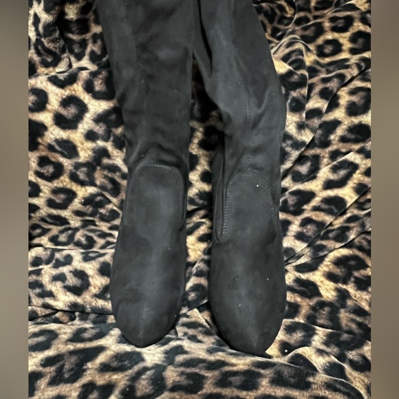 Boots - Picture 10 of 10